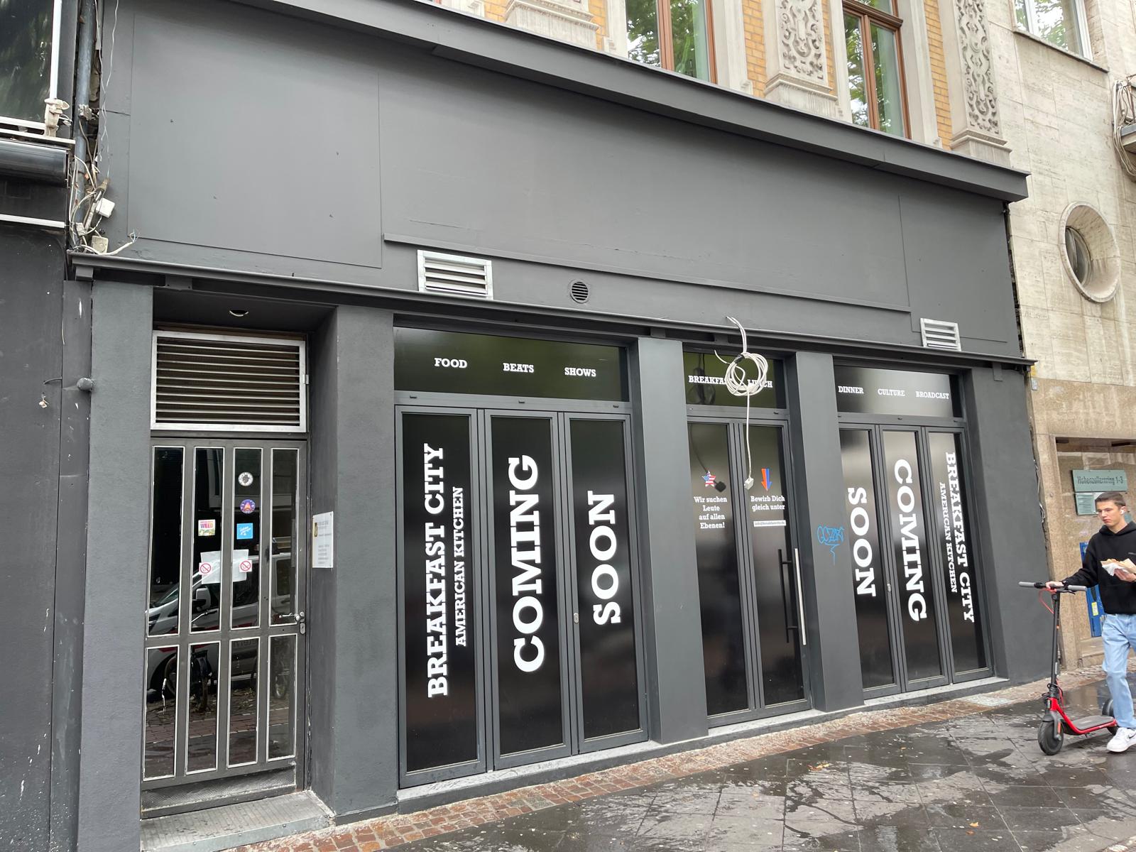 Breakfast City Fassade fertig