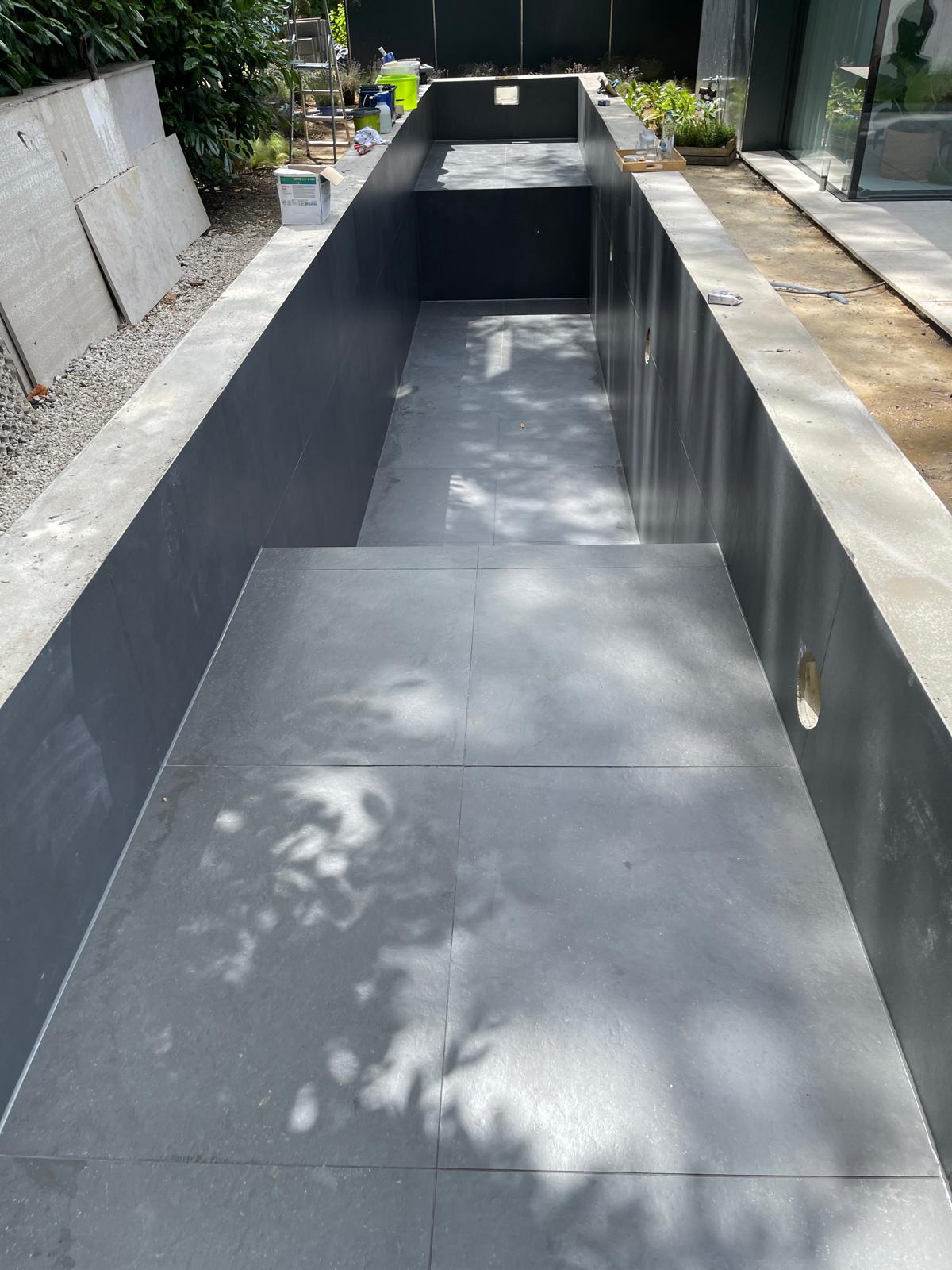 Pool Fliesenarbeiten